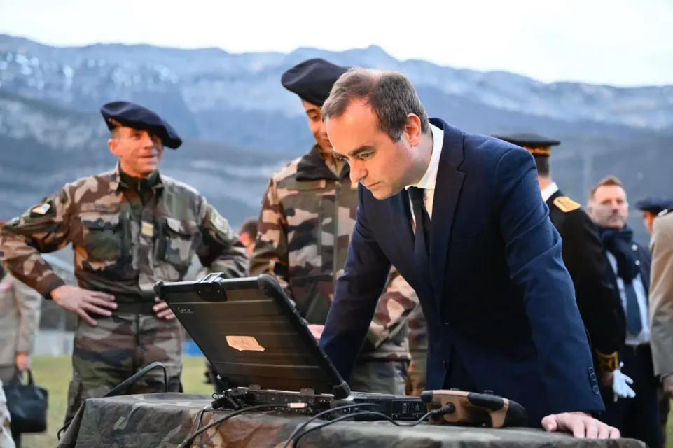 საფრანგეთის თავდაცვის მინისტრი - უკრაინა SCALP-ის და „მისტრალის“ რაკეტებს მიიღებს, უნდა შევინარჩუნოთ დახმარება გრძელვადიან საფუძველზე - საკუთარ უსაფრთხოებაზე პასუხისმგებლობა ევროპელებმა უნდა აიღონ