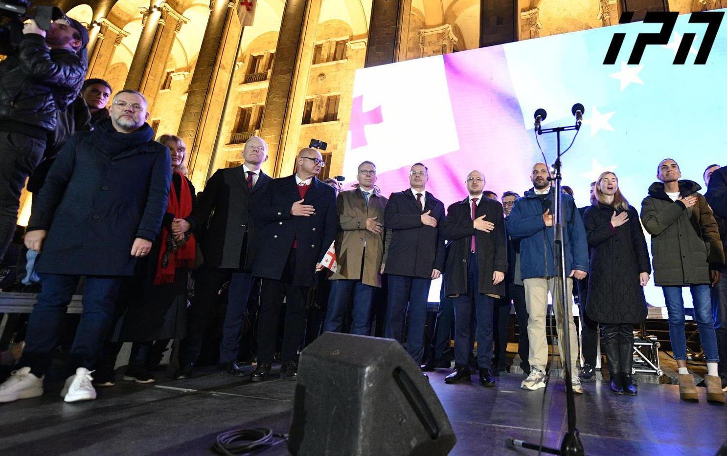 შვედი პარლამენტარი აქციის მონაწილეებს - ევროპისკენ მხოლოდ დემოკრატიული გზა არსებობს, არსებობს მხოლოდ კანონის უზენაესობის გზა, არსებობს გზა თავისუფლებით, ადამიანის უფლებებით და ეს გზა თქვენ ხართ