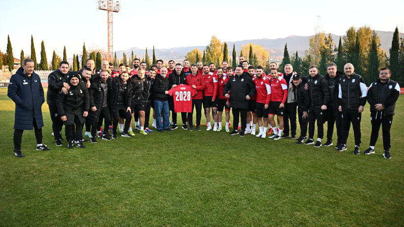 ვილი სანიოლთან ახალი კონტრაქტი გაფორმდა - ფრანგი სპეციალისტი საქართველოს ნაკრებში 2028 წლის ჩათვლით იმუშავებს