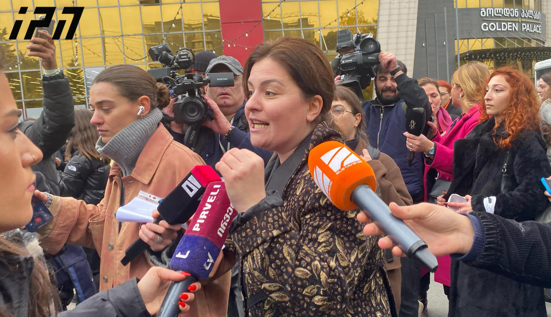 ანა ნაცვლიშვილი - სამართალდამცავები რომ ჰქვიათ, ლაჩრები არიან - ამ დღეში ჩააგდეს კაცები, ქალებს გვეჭიდავებიან, გადაგვიარეს შუა ქუჩაში