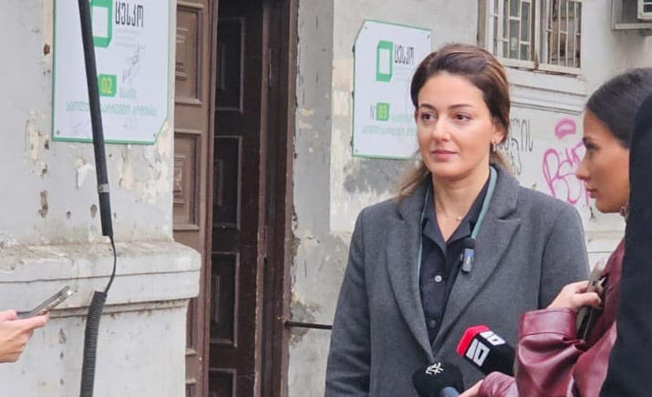 ქეთევან თურაზაშვილი საოლქო საარჩევნო კომისიის წევრის, თეონა ჯაფარიძის თანამდებობიდან გათავისუფლებას ითხოვს