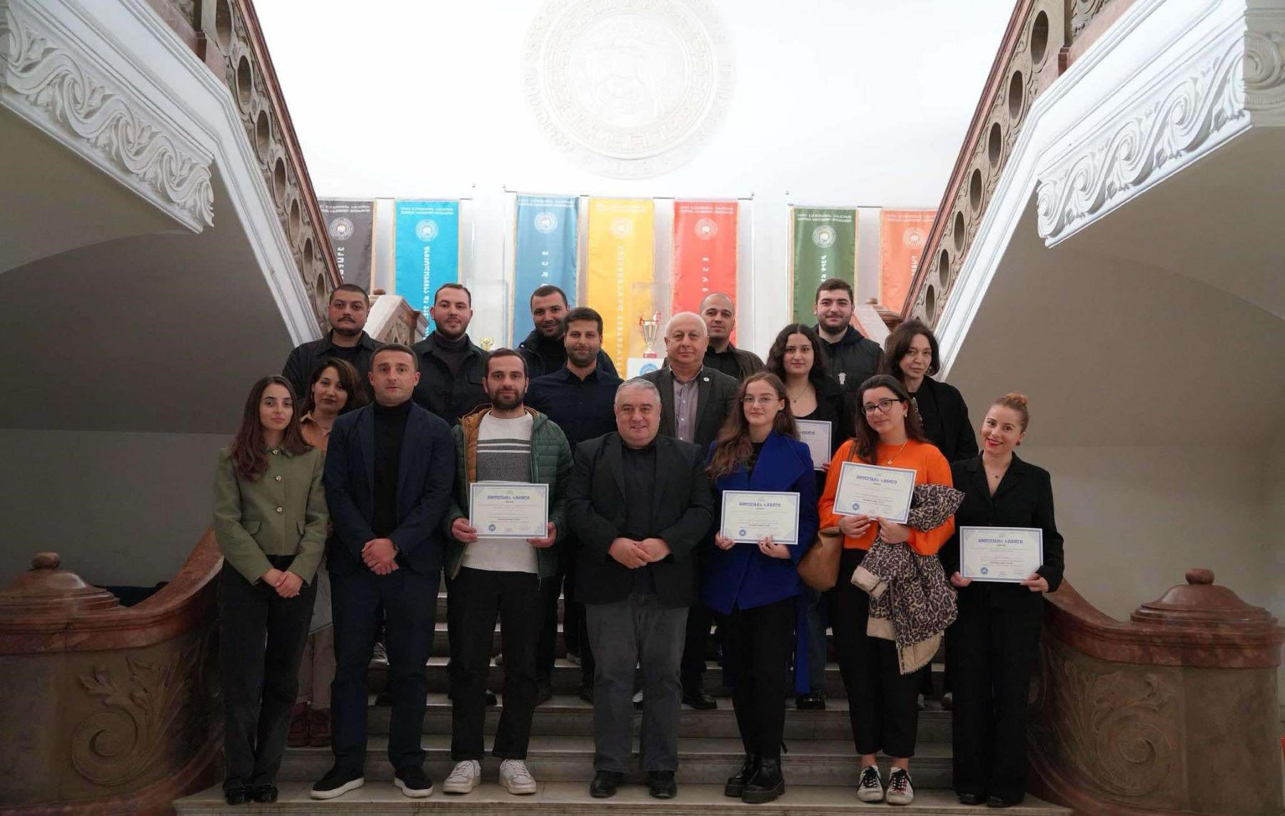 ჯაბა სამუშიამ თსუ-ს სტუდენტური კაპელას წევრებს საერთაშორისო კონკურსში გამარჯვება მიულოცა