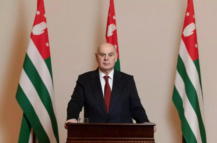 ასლან ბჟანია - ძვირფასო თანამოქალაქეებო, ნუ აყვებით პროვოკაციებს, არ მიიღოთ მონაწილეობა არასანქცირებულ აქციებში - ჯერ კიდევ არ არის გვიან, ყველაფრის უკან დაბრუნება