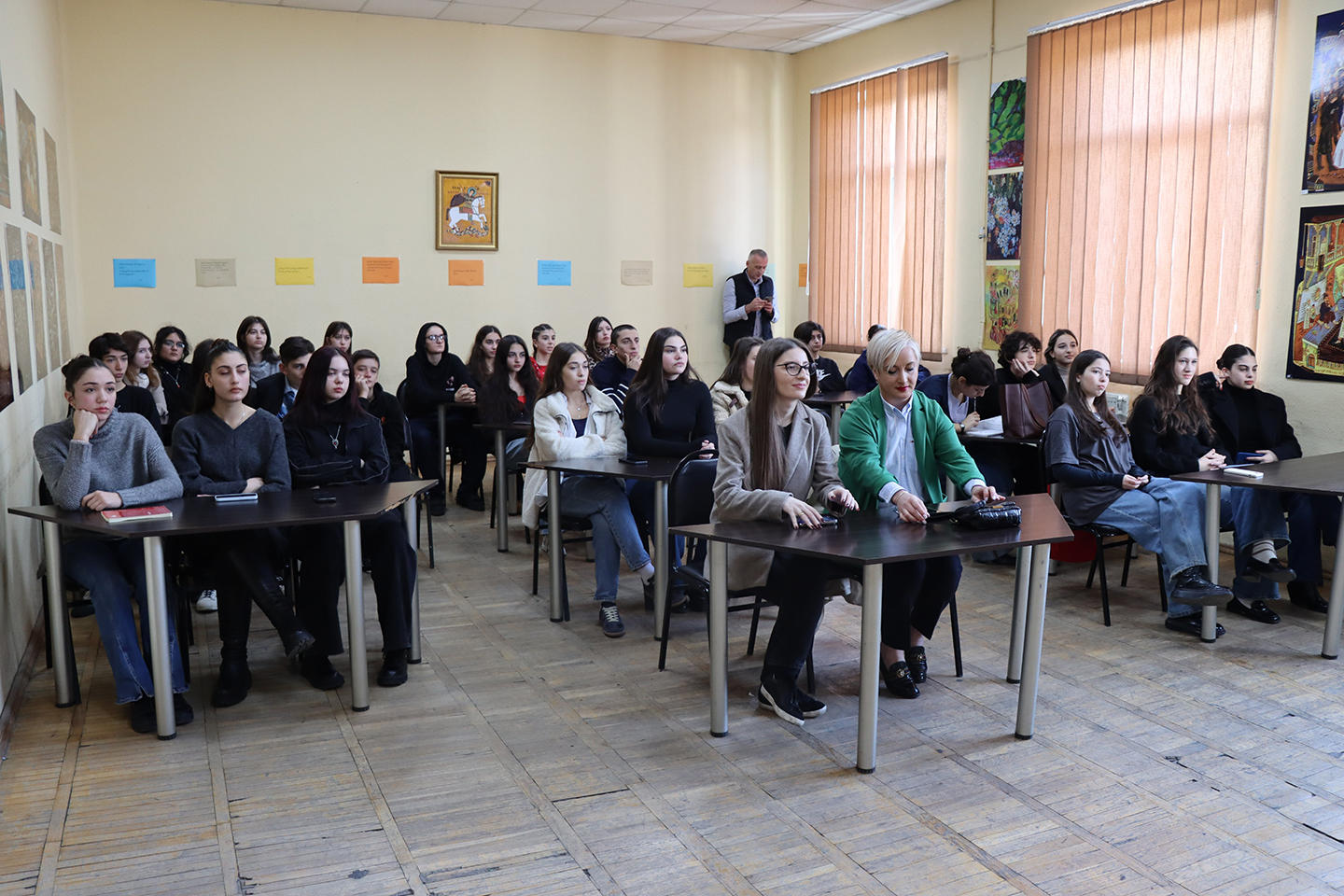 GCCA-ის სასწავლო კვლევითი ცენტრის ორგანიზებით სკოლის მოსწავლეებთან სამუშაო შეხვედრები გაიმართა