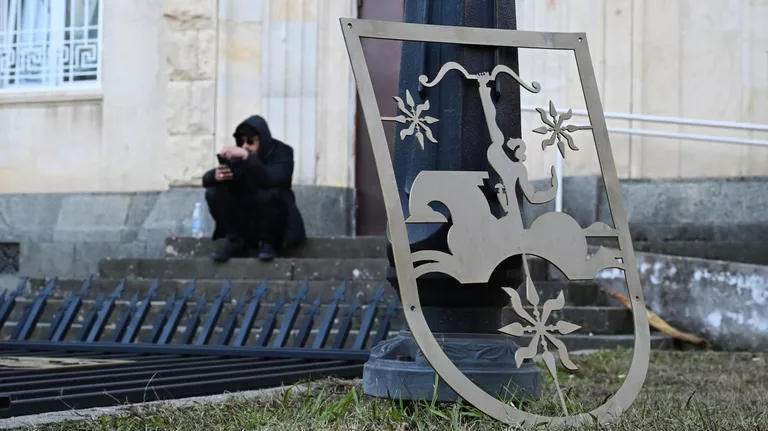 ოკუპირებული აფხაზეთის ე.წ. დეპუტატი - ყველა სამინისტროს ხელმძღვანელი თანამდებობაზე რჩება