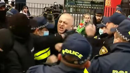 მელიქიშვილის გამზირზე დაკავებულთა შორის ერთ-ერთი პირი „მთავარი არხის“ ოპერატორია