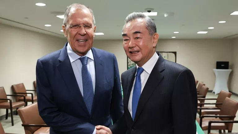 ჩინეთის საგარეო მინისტრი - ჩინეთი მზადაა, რუსეთთან თანამშრომლობა კიდევ უფრო გააძლიეროს