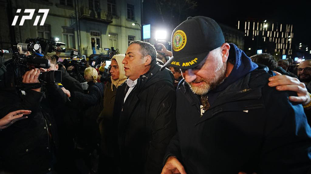 Giorgi Vashadze to the law enforcement officers: we demand that you return our equipment, which is now illegally at the base of the Department of Special Tasks - do not use force against peaceful protesters