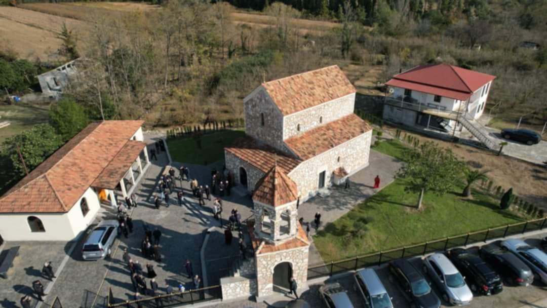 მეუფე გრიგოლმა ხობის მუნიციპალიტეტის სოფელ თორსის ასი ათასი მოწამის სახელობის ტაძარი აკურთხა და საღმრთო ლიტურგია აღასრულა