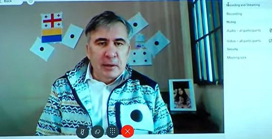 მიხეილ სააკაშვილი - ხალხო, შევწყვიტოთ „ბალერინკობის“ თამაში, „ტროტუარზე არ ავიდეთ“, „სკამზე არ ავიდეთ“, მუდმივად ვიმეორებთ „კანონის ფარგლებში“, რომელი კანონის ფარგლებში, რომელიც აღარ არსებობს?! - საჭიროა სიმტკიცე, მიწოლა!