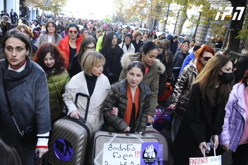 Women's March underway in Tbilisi: Protesters block Leonidze Street