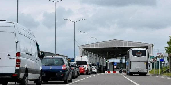 პოლონელმა ფერმერებმა უკრაინასთან საზღვრის ბლოკირება შეწყვიტეს