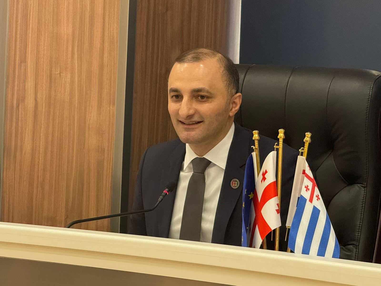 აჭარის უმაღლეს საბჭოს, მესამე ვადით, დავით გაბაიძე უხელმძღვანელებს