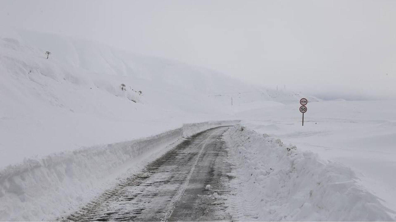 სურამის სატრანსპორტო კვანძი-ბორითის მონაკვეთზე მისაბმელიანი და ნახევრადმისაბმელიანი ავტოტრანსპორტის მოძრაობა აკრძალულია