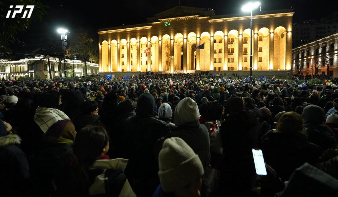 მომიტინგეებმა რუსთაველის გამზირი გადაკეტეს