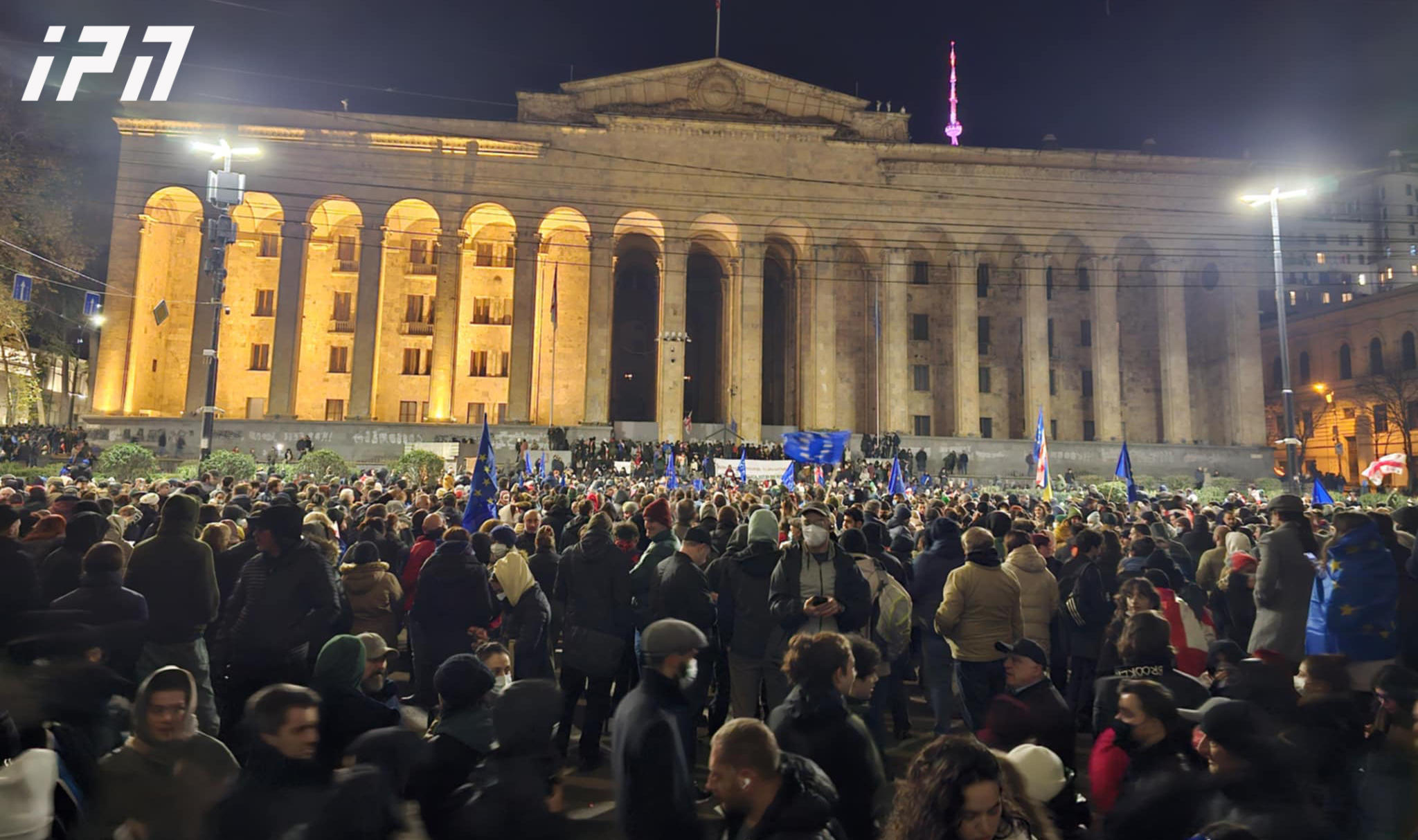 მომიტინგეებმა რუსთაველის გამზირი გადაკეტეს