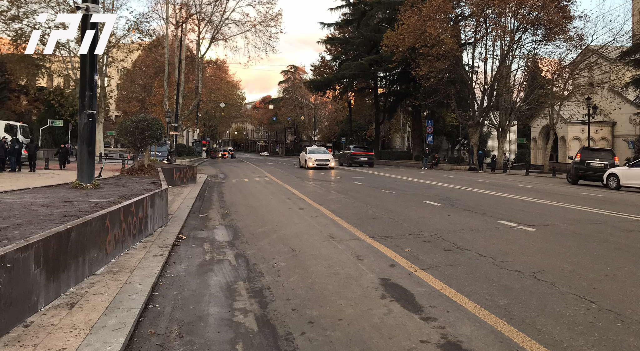რუსთაველის გამზირზე საავტომობილო მოძრაობა აღდგა