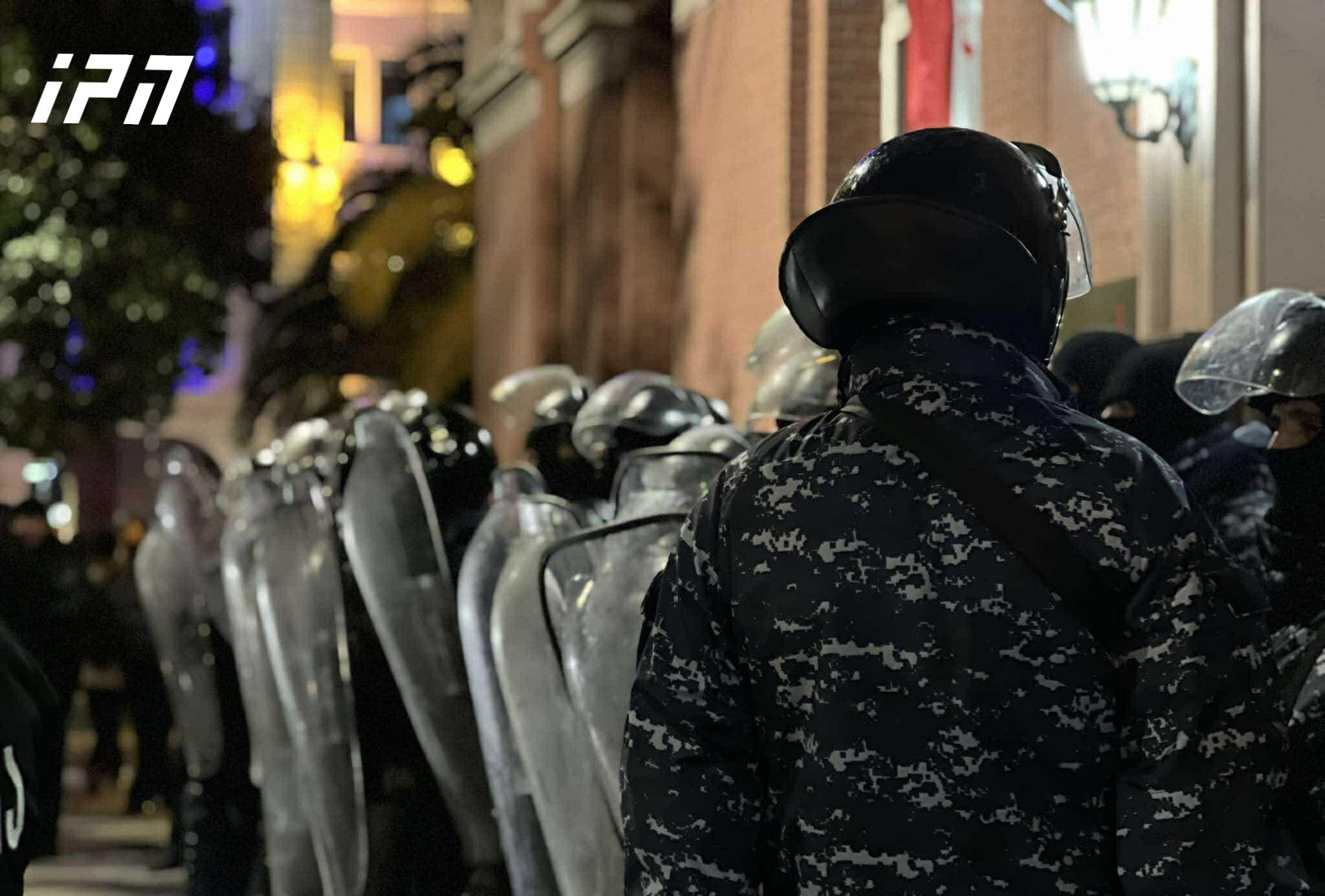 ბათუმში, საპროტესტო აქციაზე დაკავებული რვა ადამიანიდან კიდევ ერთი პირი ხელწერილის საფუძველზე გაათავისუფლეს