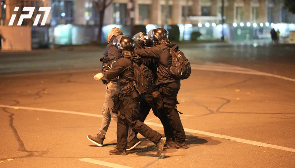 28 ნოემბერს, რუსთაველის გამზირზე გამართული აქციისას დაკავებული ორი პირი მოსამართლემ ადმინისტრაციულ სამართალდამრღვევად ცნო და ერთს 4-დღიანი, მეორეს 5-დღიანი პატიმრობა შეუფარდა