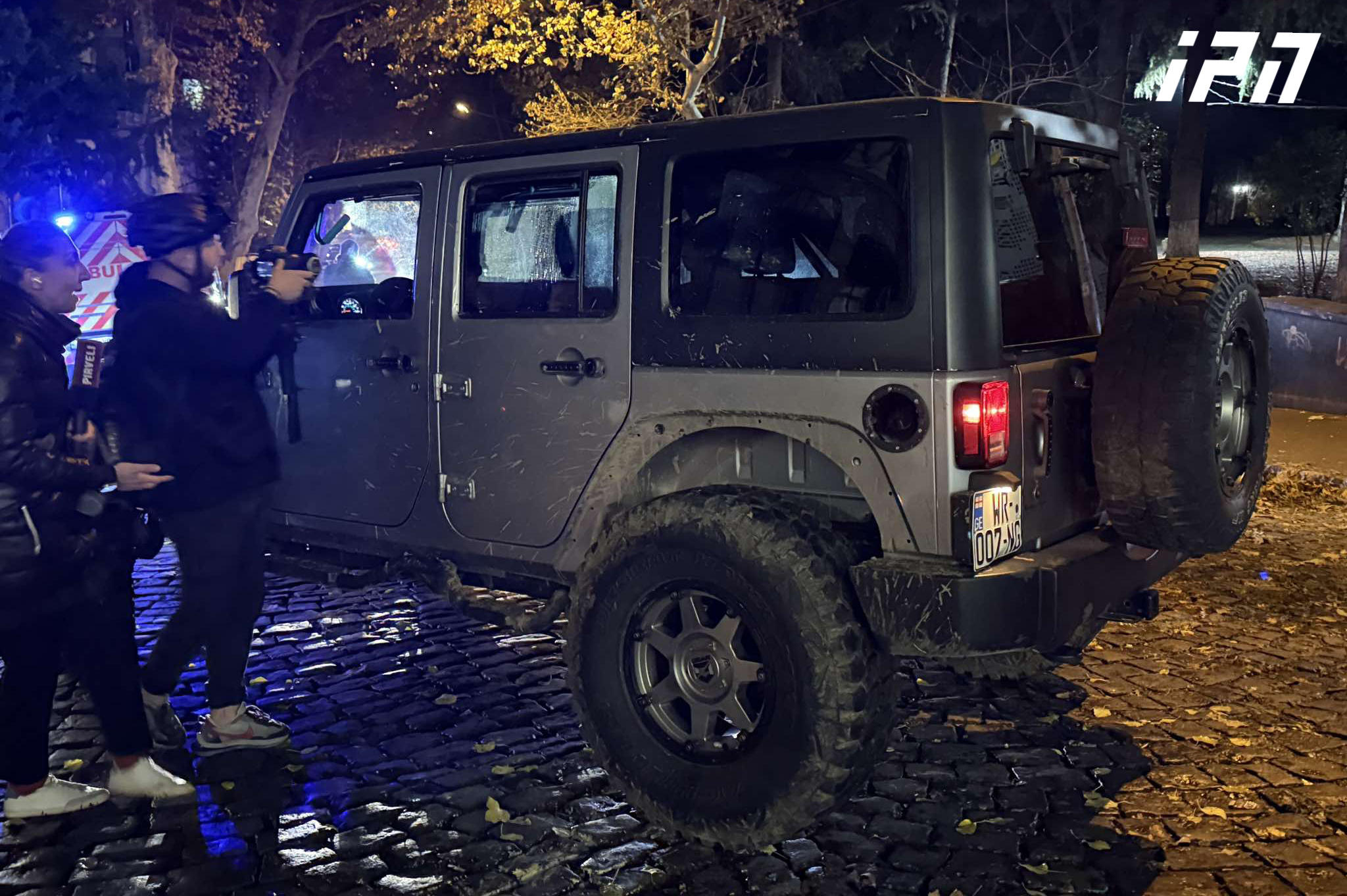 სამართალდამცველებმა ჭანტურიას ქუჩაზე კიდევ რამდენიმე პირი დააკავეს - სამი პირი პოლიციამ ავტომობილიდან ძალის გამოყენებით აიყვანა