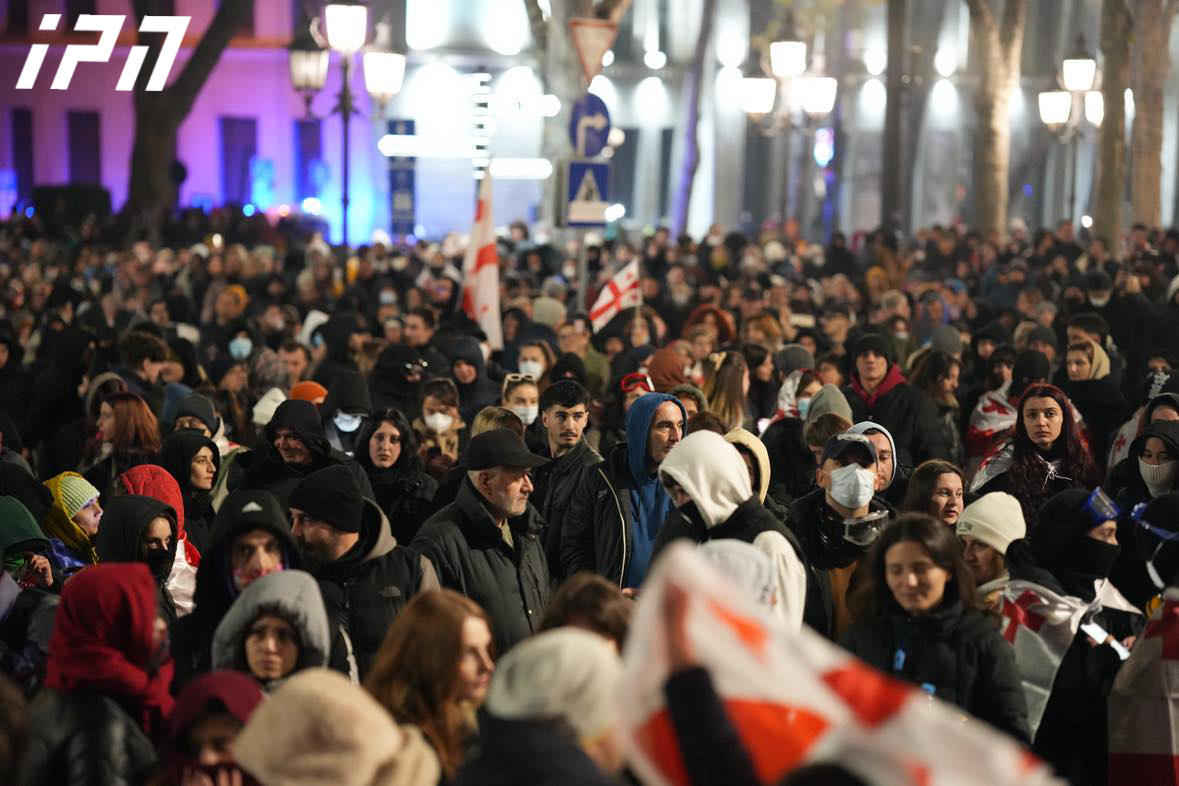 საზოგადოებრივ მაუწყებელთან მყოფი აქციის მონაწილეები რუსთაველის გამზირზე მიმდინარე პროტესტს შეუერთდებიან