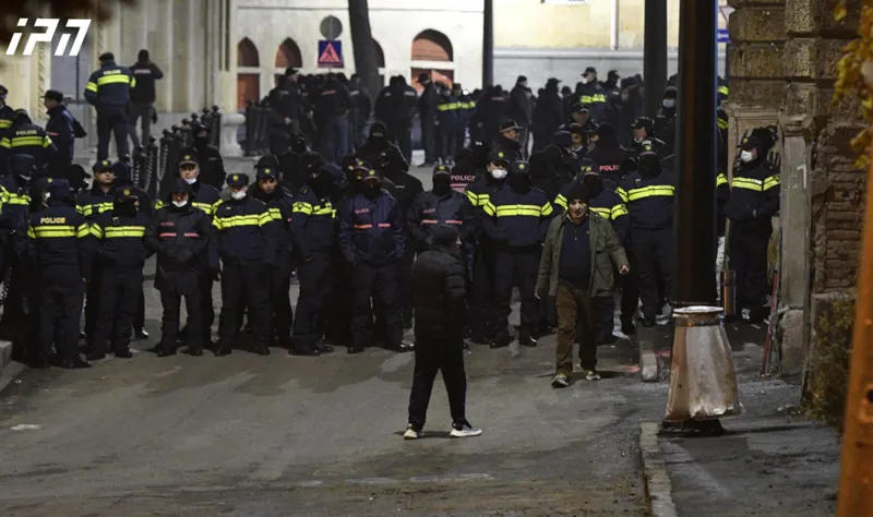 Special forces are mobilized at the rear entrance of the parliament, a water jet machine has also appeared - police forces are stationed at all entrances to the building