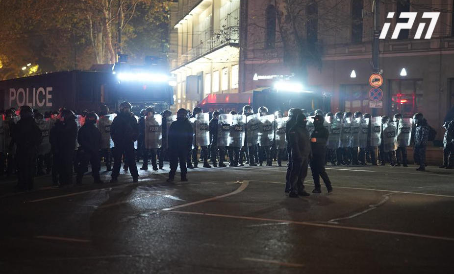 რესპუბლიკის მოედნისა და რუსთაველის მეტროს კვეთაზე სპეცრაზმი განლაგდა