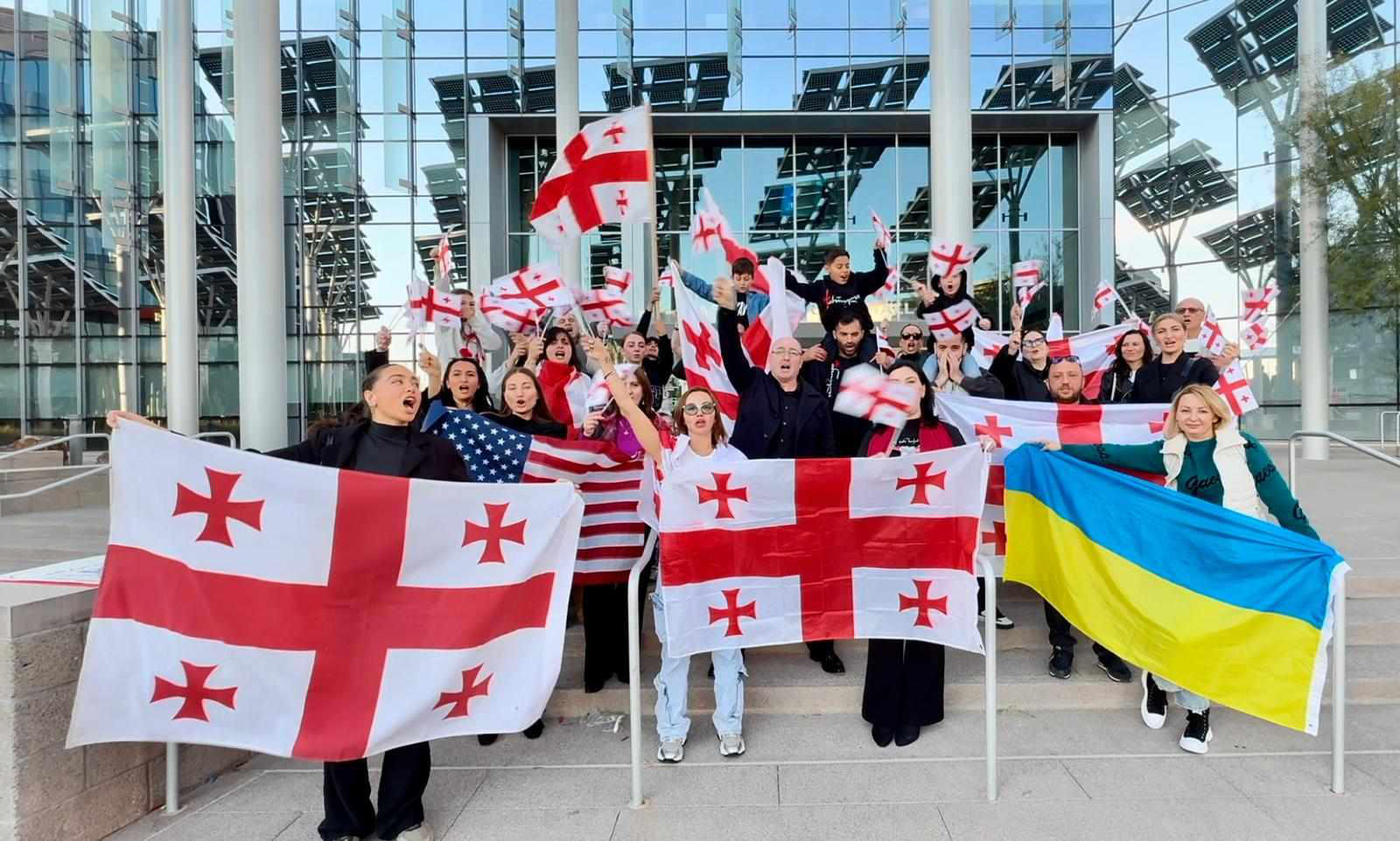 ლას ვეგასის ქართული სათვისტომო - მოვუწოდებთ ხელისუფლებას, შეწყვიტოს ხალხის დარბევა და გააუქმოს ყველა უკანონო გადაწყვეტილება, რაც კონსტიტუციას ეწინააღმდეგება