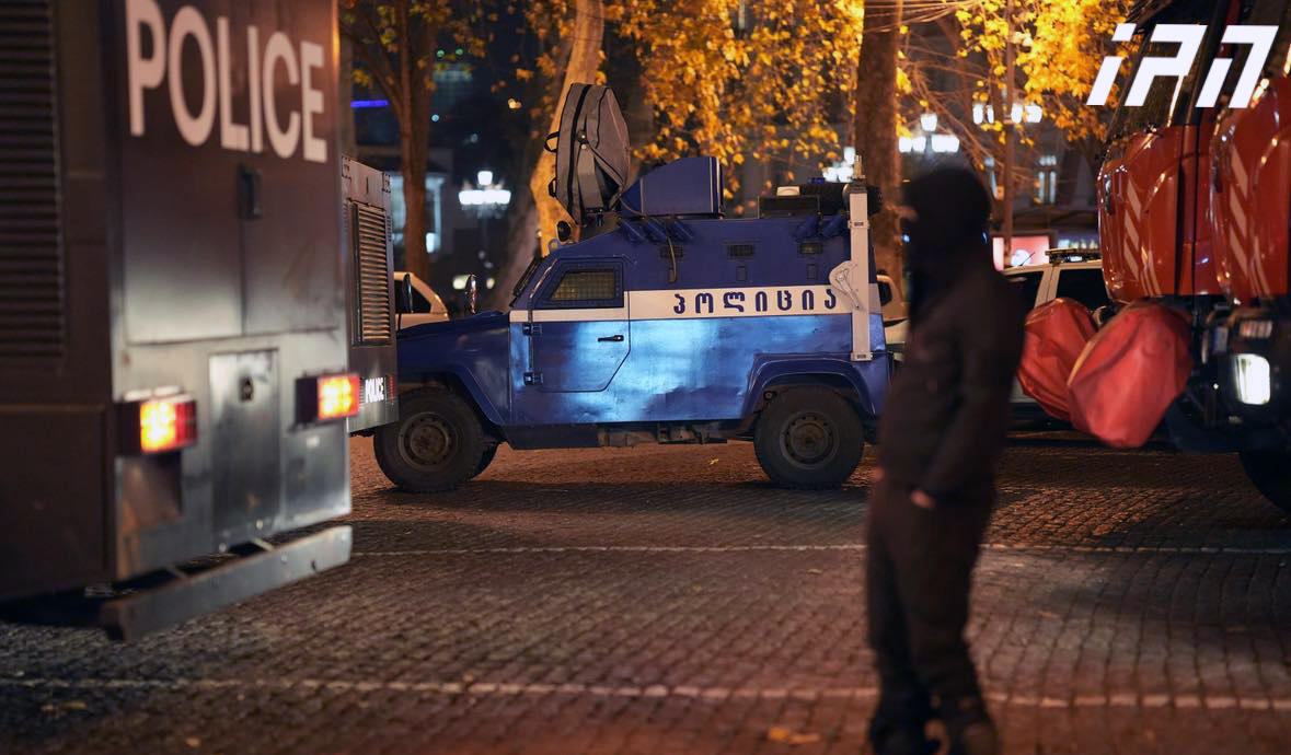 შსს-ს ინფორმაციით, გასულ ღამეს, აქციაზე ჯანმრთელობის დაზიანება 21-მა სამართალდამცავმა მიიღო, ბოლო დღეების განმავლობაში კი 113 პოლიციელი დაშავდა, საიდანაც 4 კლინიკებში რჩება