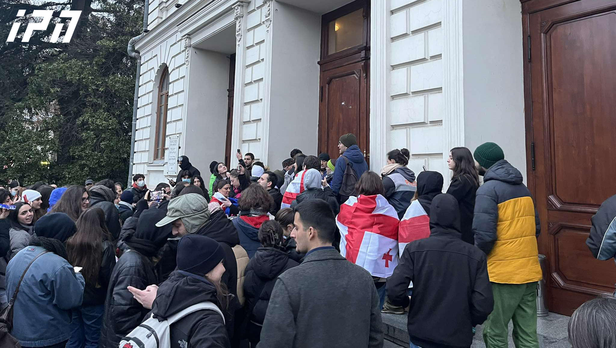 თსუ-ს სტუდენტები რექტორთან, ჯაბა სამუშიასთან შეხვედრას მოითხოვენ