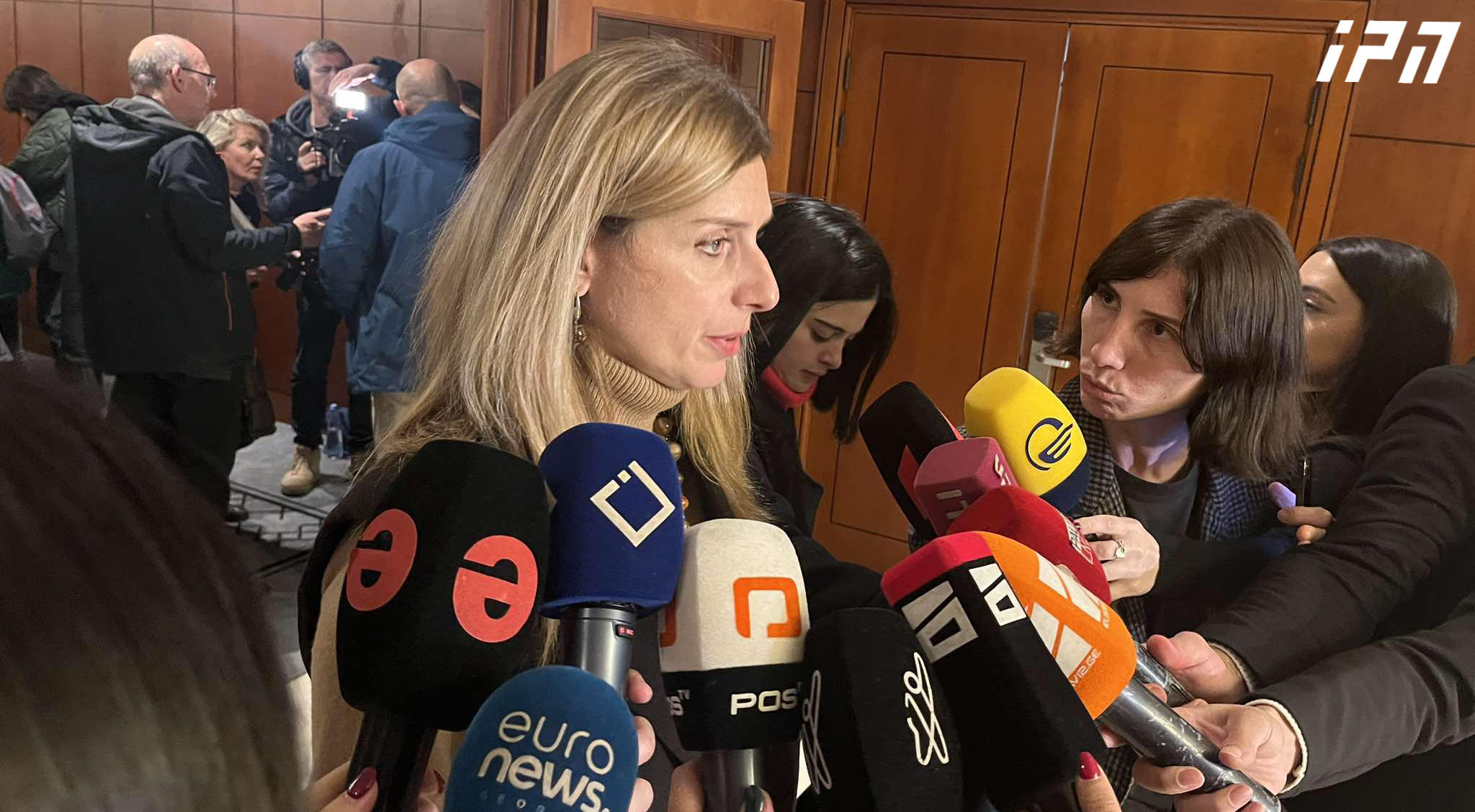 თეონა აქუბარდია - მოქმედებათა ერთობლიობითა და ახალი არჩევნების გზით ჩვენ ამ ქვეყანას კონსტიტუციის სივრცეში დავაბრუნებთ