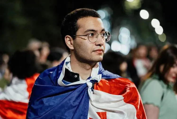 მოძრაობა „დაფიონის“ დამფუძნებლის, ზვიად ცეცხლაძის მამა - 19 წლისაა ჩემი შვილი და ისეთი ბრალდება წაუყენეს, ბინ ლადენსაც კი შეშურდებოდა - ბრალის დადგენილებაში წერია: „შეიარაღებული თავდასხმა“, „აფეთქებების ორგანიზება“