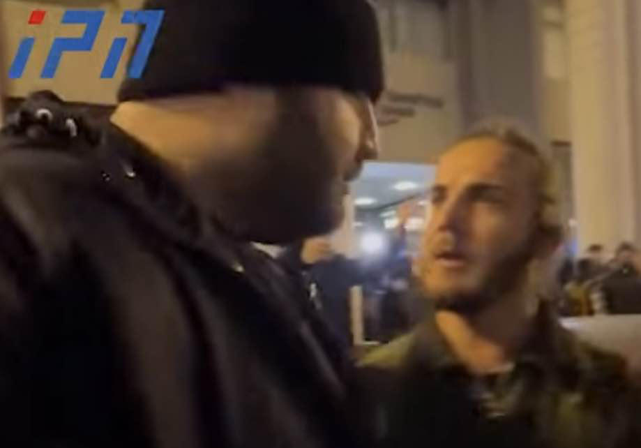 ოპოზიციასა და უცნობ პირებს შორის ფიზიკური დაპირისპირებისას, მსოფლიო ჩემპიონი ზურა დათუნაშვილი დააკავეს