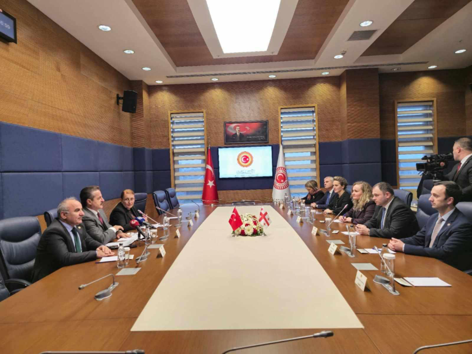 საგარეო ურთიერთობათა კომიტეტის წევრები თურქეთის პარლამენტის საქართველოსთან მეგობრობის ჯგუფს შეხვდნენ