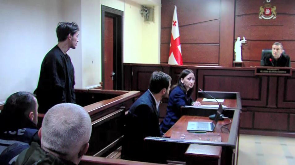 ანზორ კვარაცხელია - ბოდიშს ვუხდი აქ მჯდომებს ჩემი საქციელიდან გამომდინარე, ასევე ჩემ შვილებს, რა პოზიციაშიც ვარ, მათთვის ეს სამაგალითო არ არის