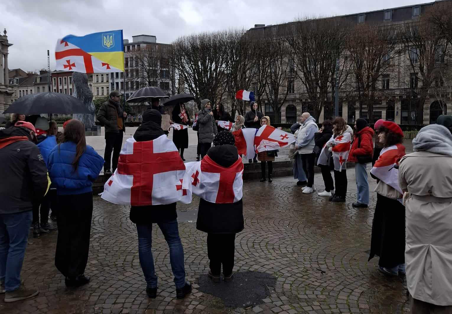 საფრანგეთში საქართველოს მოქალაქეებმა საპროტესტო აქცია გამართეს