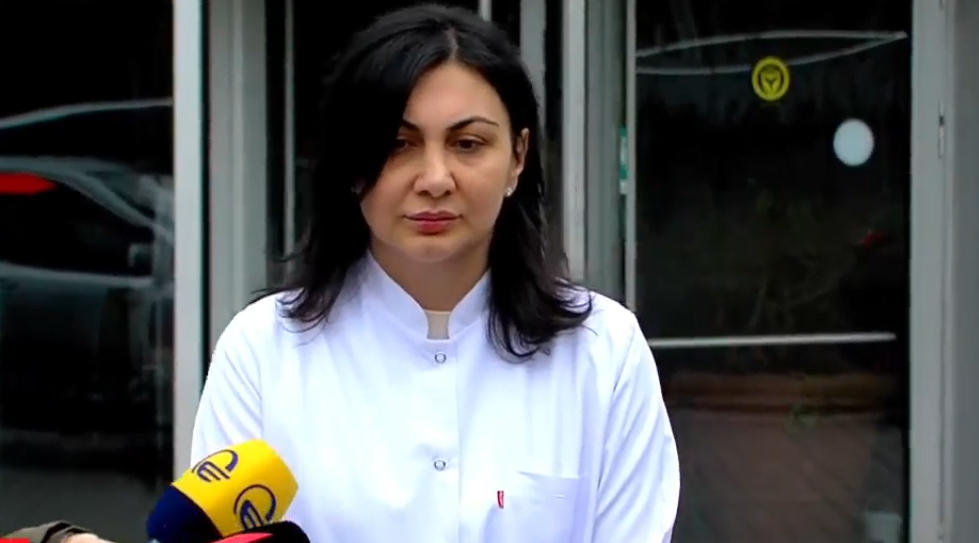 ინგოროყვას კლინიკის ექიმის განცხადებით, „ტვ პირველის" ჟურნალისტის, მაკა ჩიხლაძის და ოპერატორის, გიორგი შეწირულის ჯანმრთელობის მდგომარეობა სტაბილურია