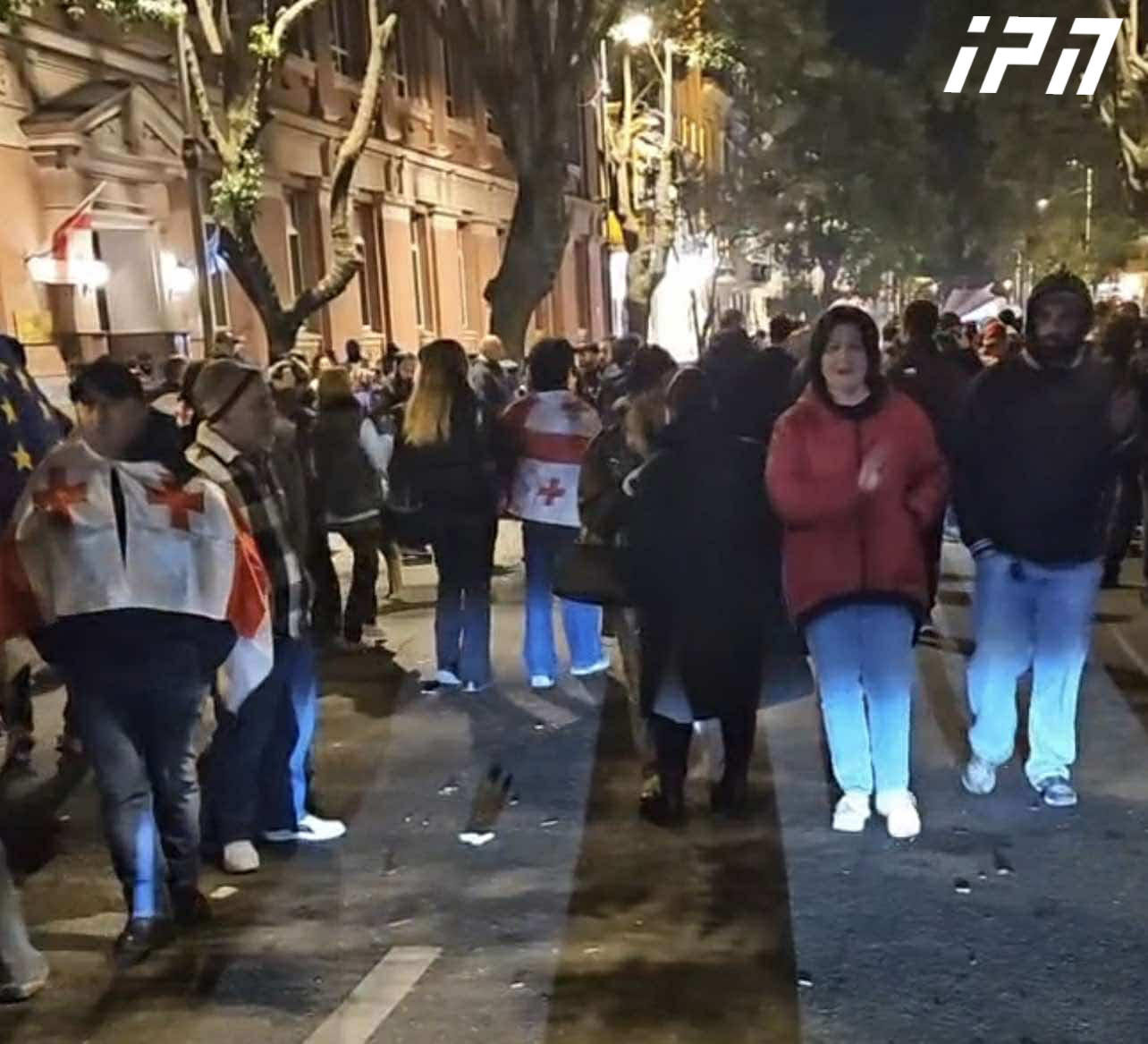 აჭარის მთავრობის სახლთან სამართალდამცავებსა და აქციის მონაწილეთა შორის დაპირისპირება იყო, დააკავეს ერთი პირი