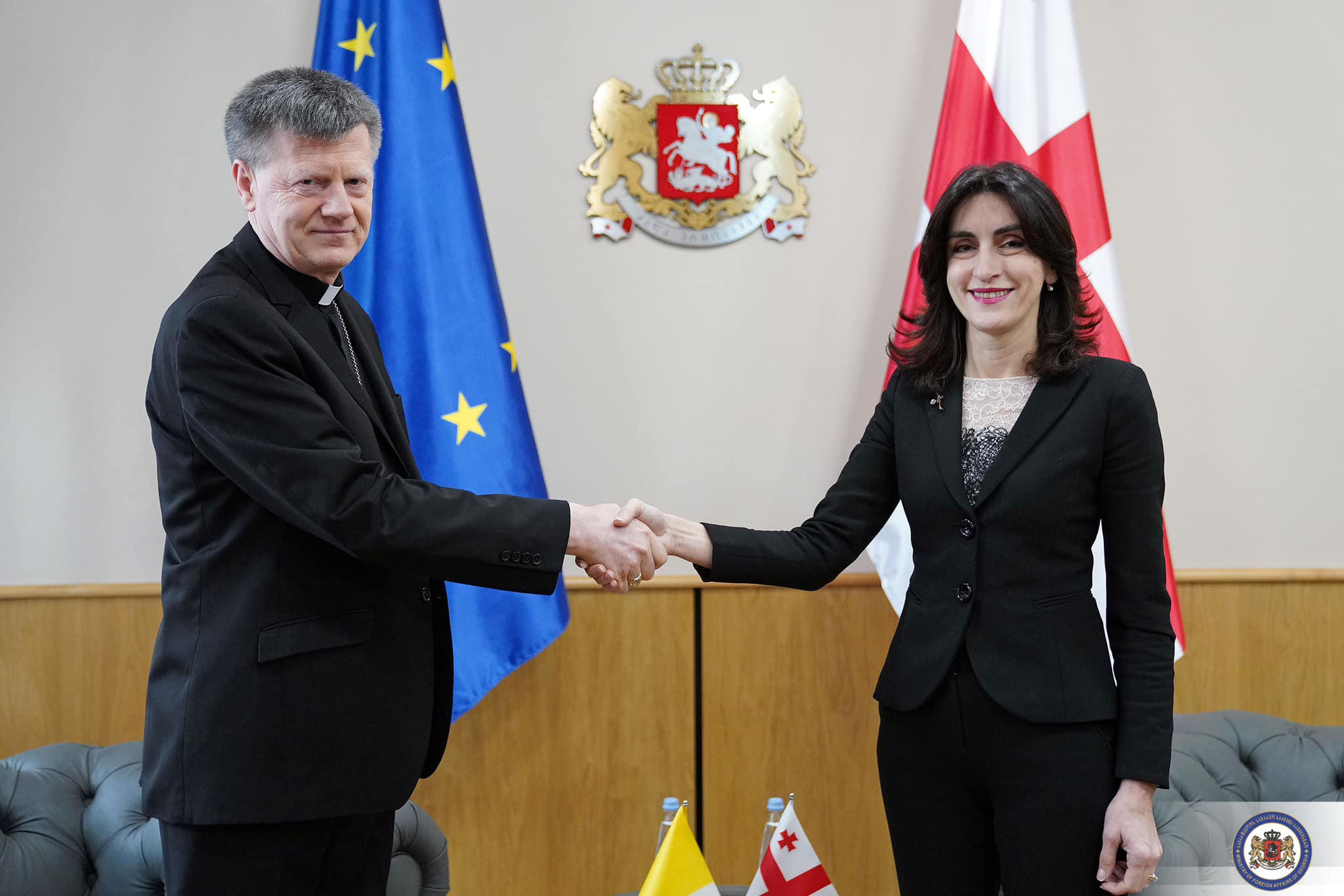 საგარეო საქმეთა მინისტრი მაკა ბოჭორიშვილი წმინდა საყდრის დესპანს შეხვდა