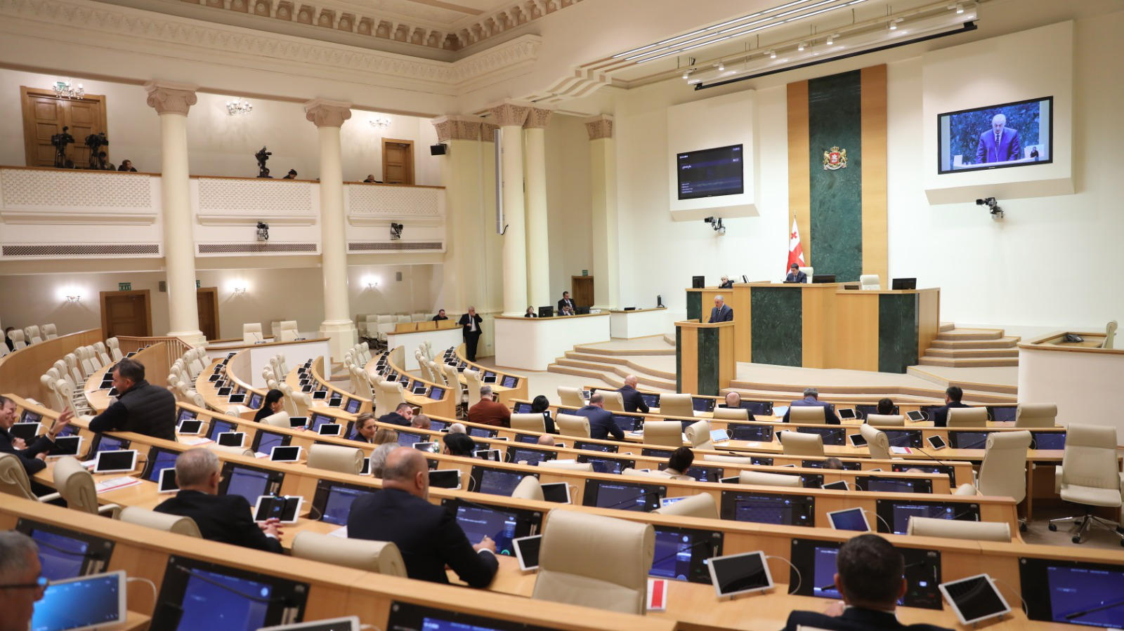 ლაშა ხუციშვილი - 2025 წელს ჯანდაცვისა და სოციალური დაცვის პროგრამების დასაფინანსებლად  8 მილიარდ 670 მილიონ ლარზე მეტია განსაზღვრული