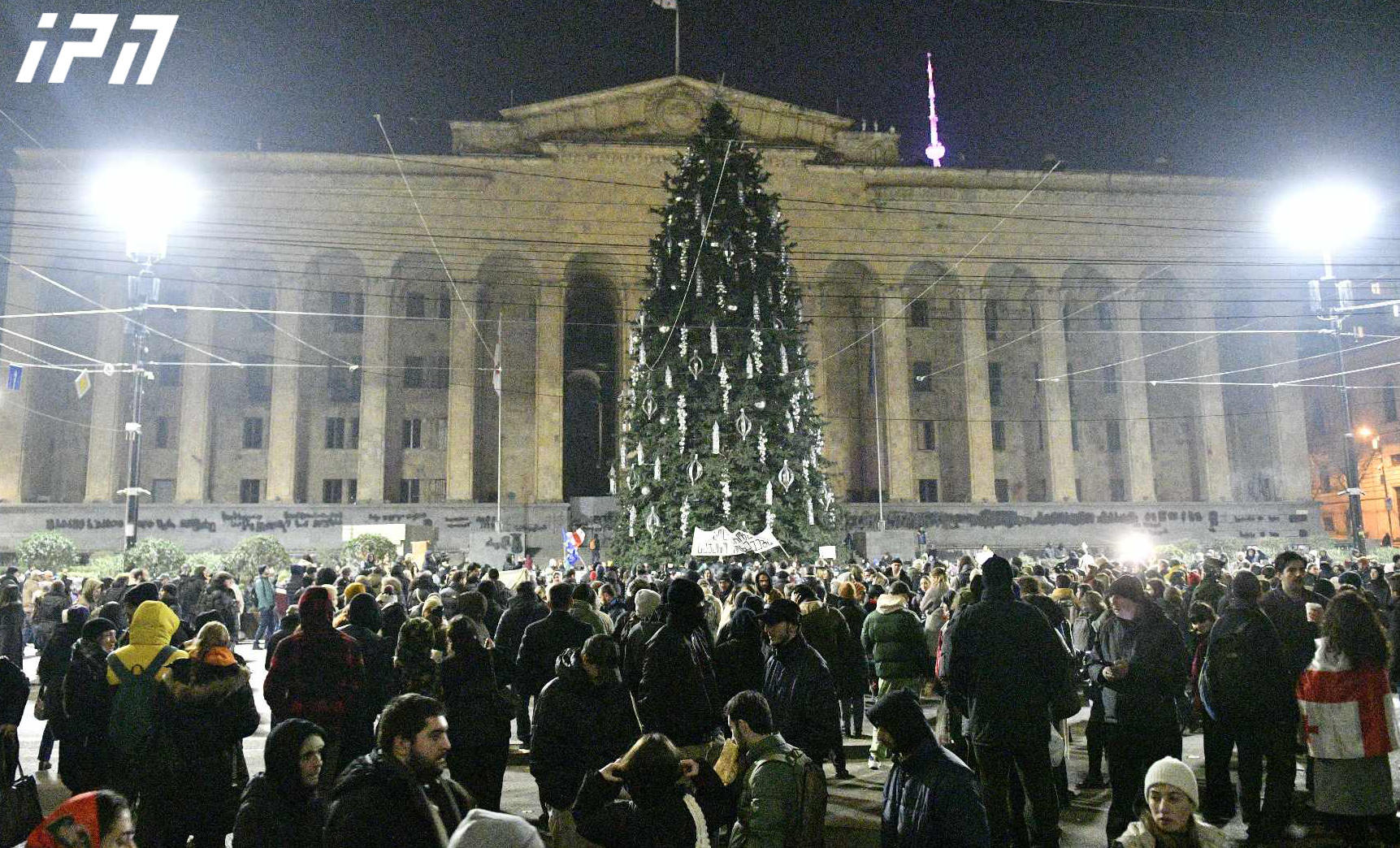 Акция протеста у парламента продолжается 14 день – Проспект Руставели вновь перекрыт