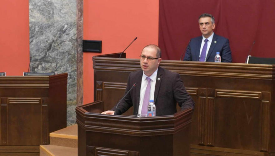იურიდიულ საკითხთა კომიტეტმა „საარჩევნო კოდექსში“ ცვლილებები პირველი მოსმენით, დაჩქარებული წესით განიხილა