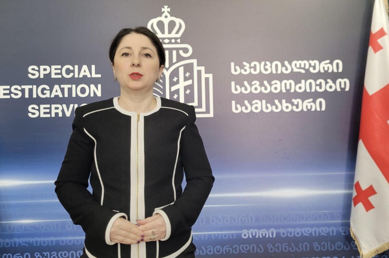 თეონა ჭალიძე - გამომძიებელს მივაწოდე ინფორმაცია 4 დეკემბერს მომხდარ ინციდენტთან დაკავშირებით, როცა ოპოზიციური პარტიების შეხვედრიდან გამოვედი და ე.წ. ტიტუშკები დაგვხვდნენ