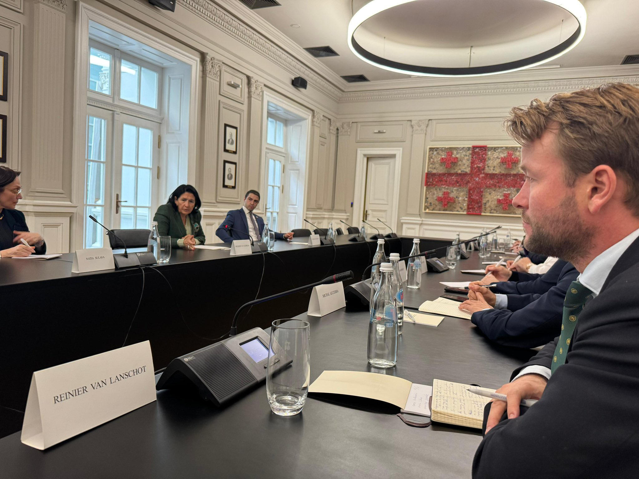 ევროპარლამენტარი რაინიე ვან ლანშოტი - სალომე ზურაბიშვილთან კარგი შეხვედრა გვქონდა