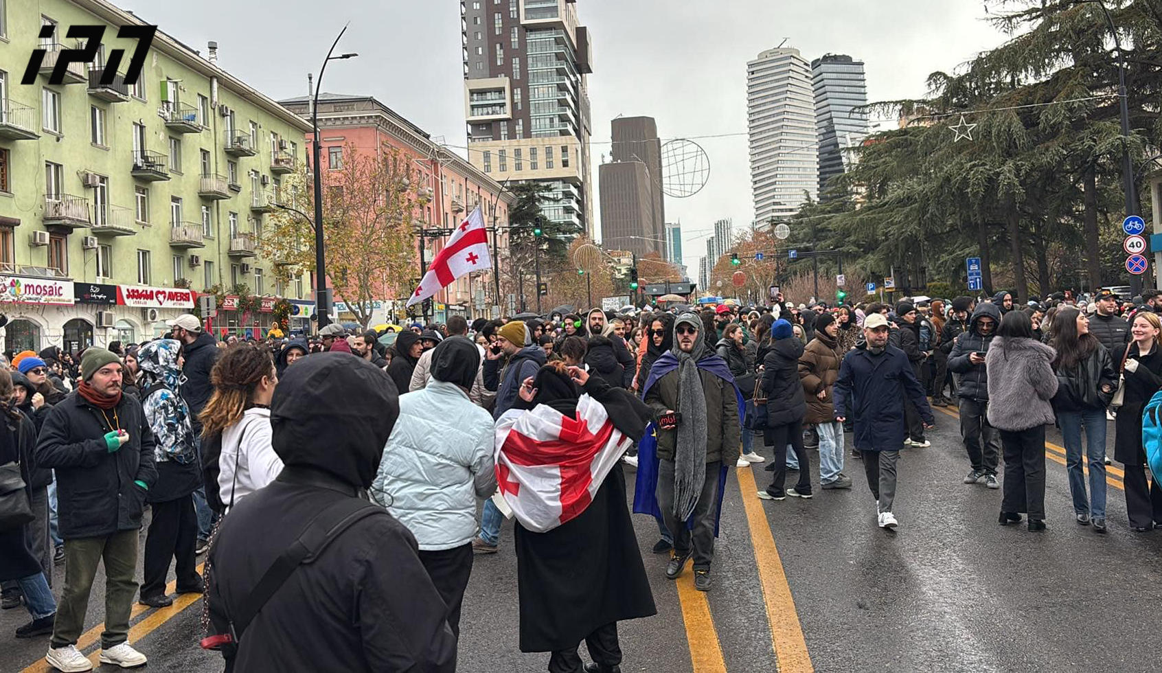 სხვადასხვა კომპანიის პიარისა და მარკეტინგის სპეციალისტები, ასევე შემოქმედებითი ჯგუფის წარმომადგენლები აქცია-მსვლელობას მართავენ