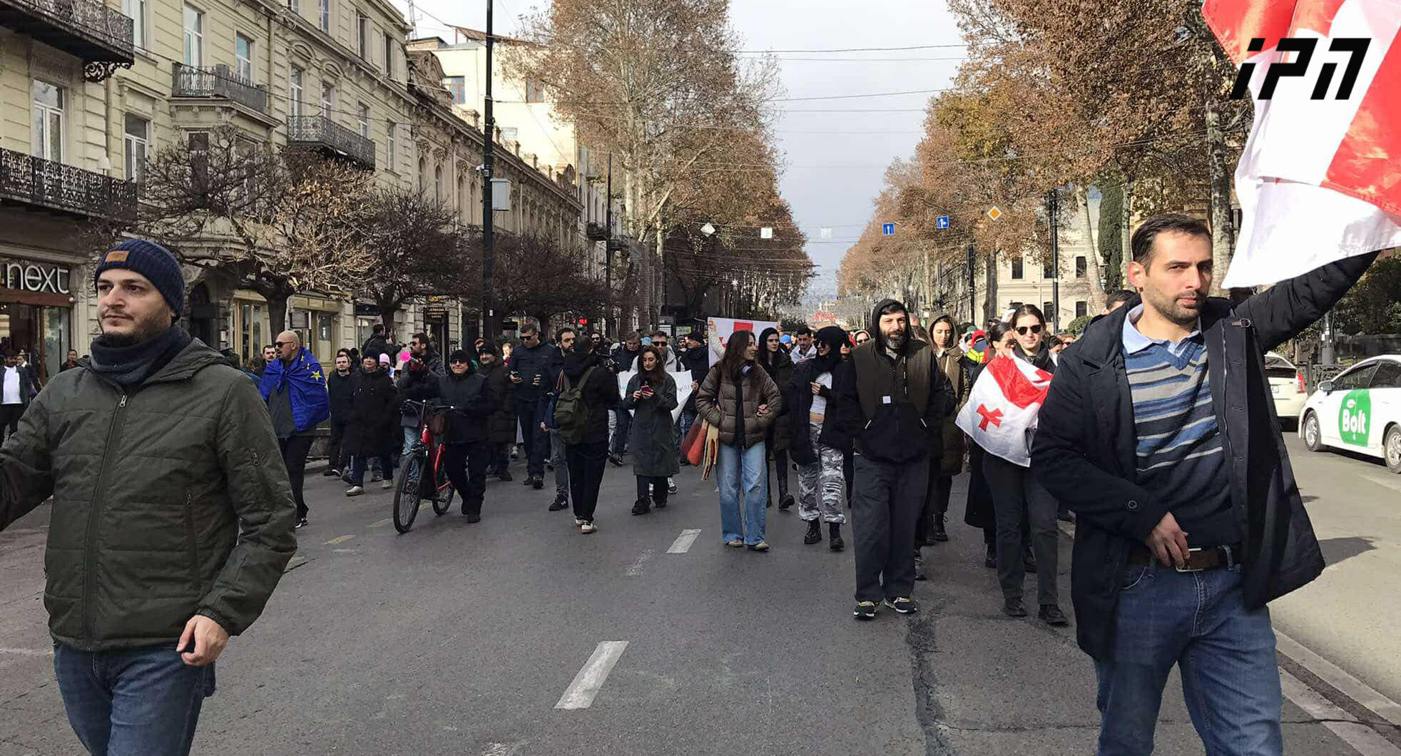 IT სფეროს წარმომადგენლები რესპუბლიკის მოედნიდან პარლამენტის მიმართულებით საპროტესტო მსვლელობით მიდიან
