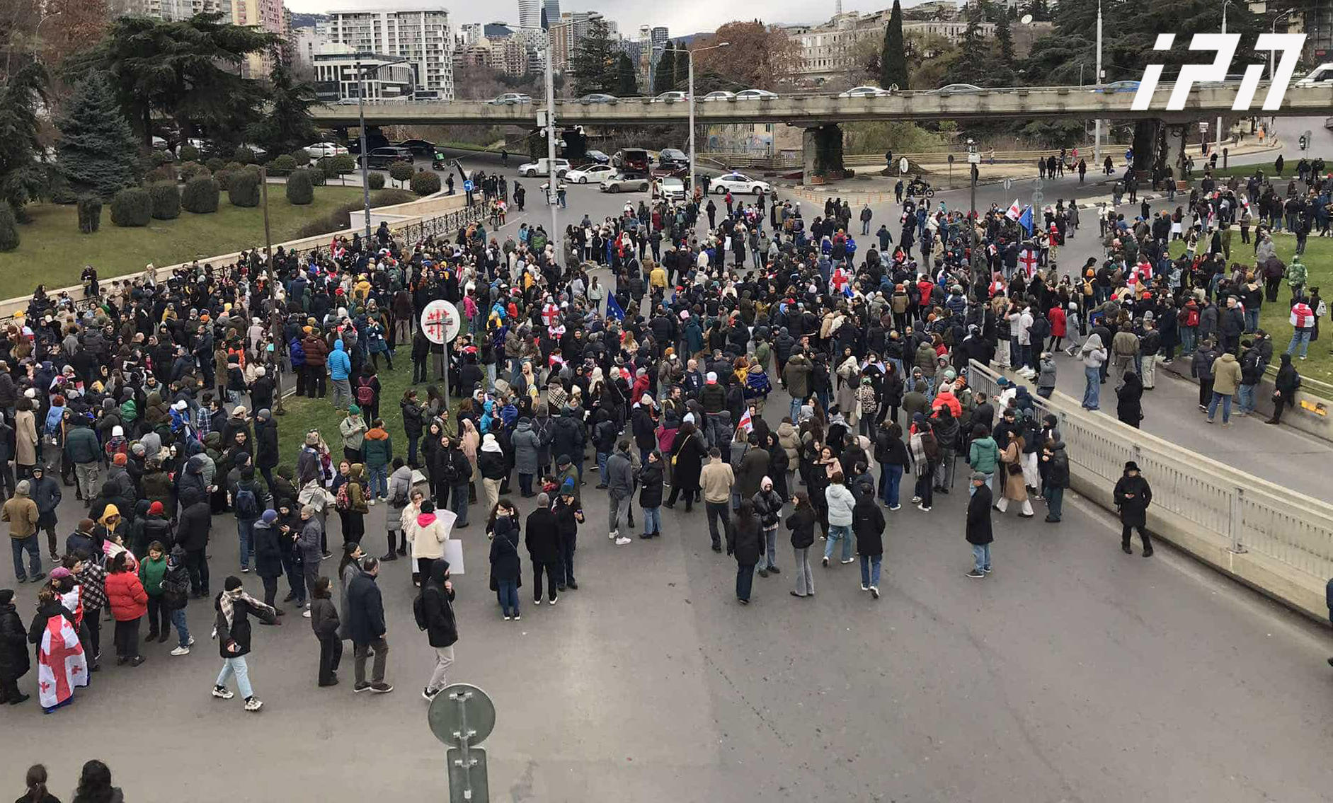 IT, HR, ტრენერებისა და ფინანსური სფეროს წარმომადგენლებმა რუსთაველის გამზირიდან გმირთა მოედანზე გადაინაცვლეს