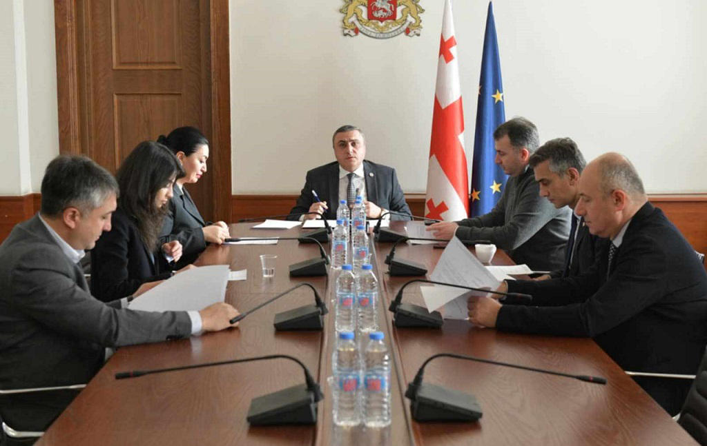 საპროცედურო საკითხთა და წესების კომიტეტმა საპარლამენტო პოლიტიკური ჯგუფის - „ხალხის ძალის“ რეგისტრაციის საკითხს მხარი დაუჭირა