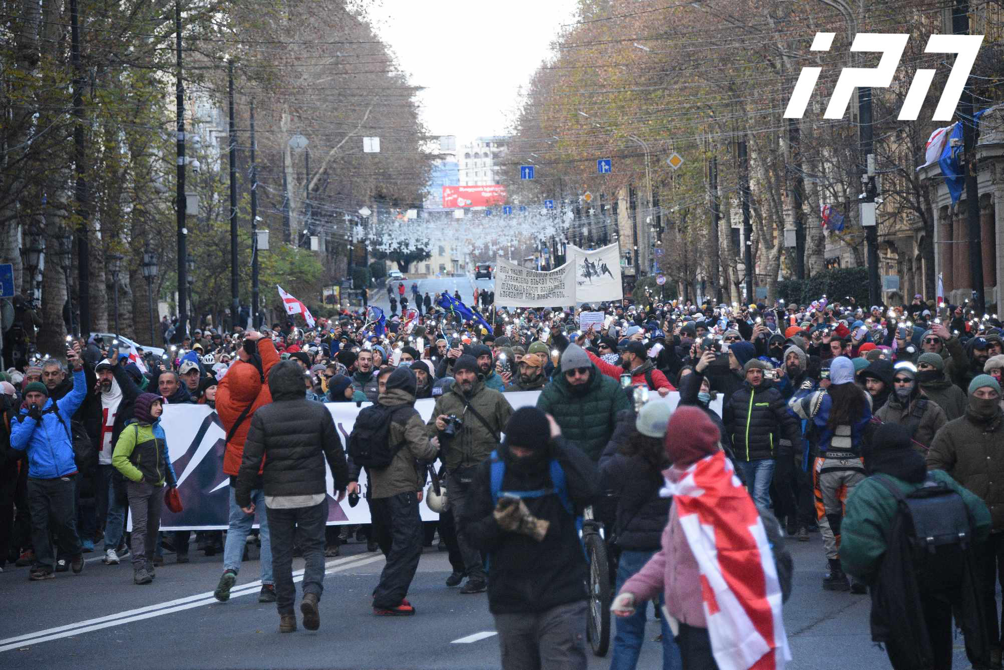 რუსთაველის გამზირზე მიმდინარე აქციას მთამსვლელები, მოთხილამურეები, სპორტსმენები, მათ შორის ჩოგბურთელები შეუერთდნენ