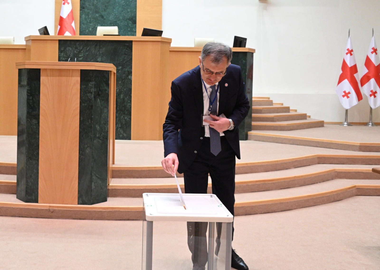 სოზარ სუბარი - დარწმუნებული ვარ, მიხეილ ყაველაშვილი იქნება ღირსეული პრეზიდენტი, რომელიც დაიცავს ქვეყნის ტრადიციებსა და სუვერენიტეტს, დაუბრუნებს პრეზიდენტის ინსტიტუტს იმ ღირსებას, რაც მისმა წინამორბედებმა აჰყარეს ამ ინსტიტუციას